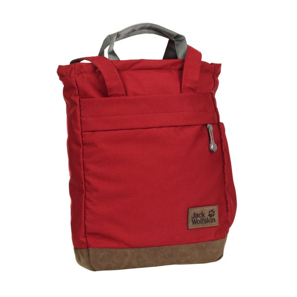 Помочь донести сумки. Сумка нес. Сумка нес. Сумка нес. Мужчина несет сумки продукты.