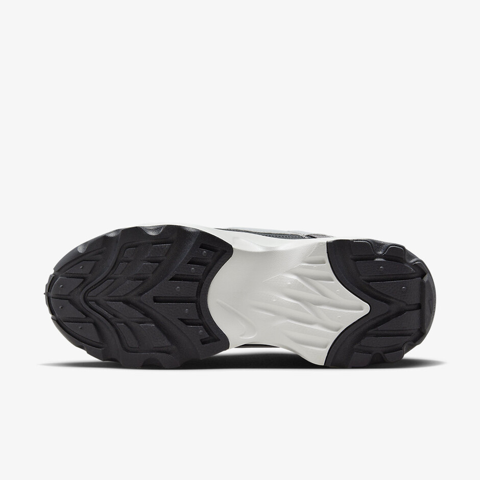 Кросівки W Nike Tc 7900 (DD9682001) - фото