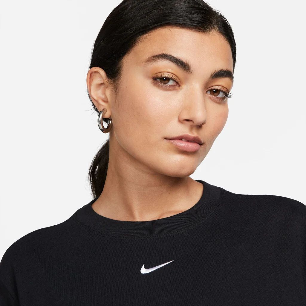 Футболка Nike Sportwear Essential  (FD4149010) - фото