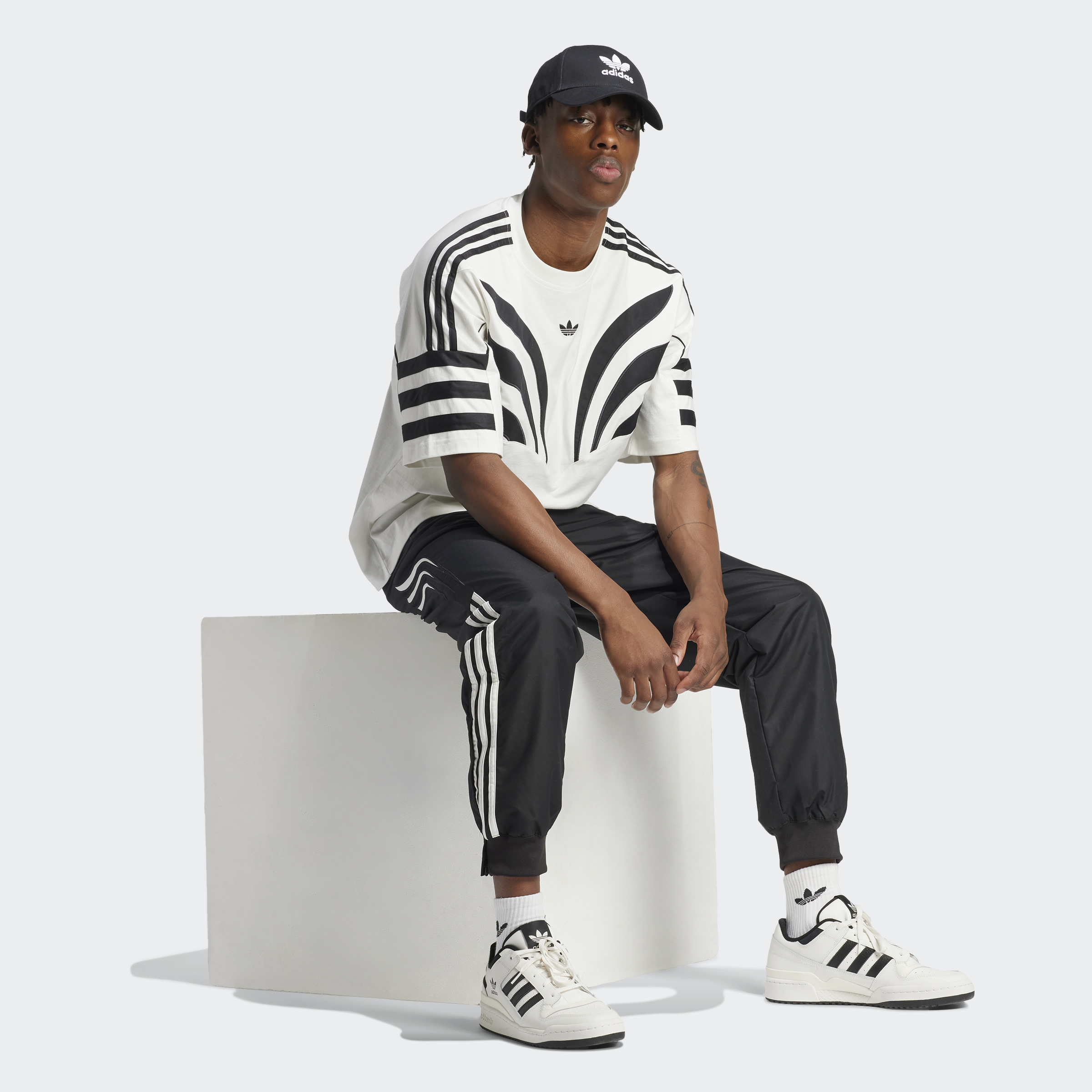 Штани ADIDAS Q3 Atlanta Pants (IX6723) - фото
