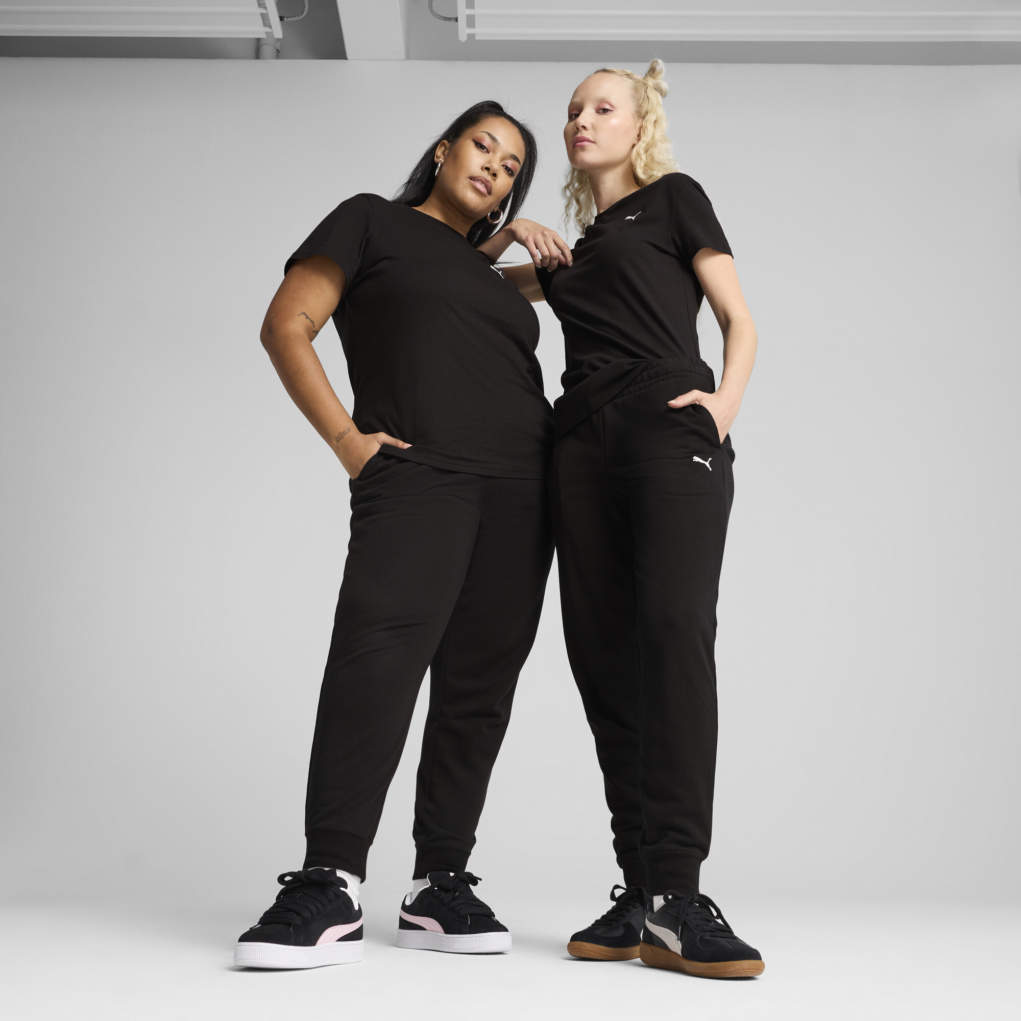 Штани Puma Ess Logo Sweatpants Terry Closed Hem (68328401) - фото