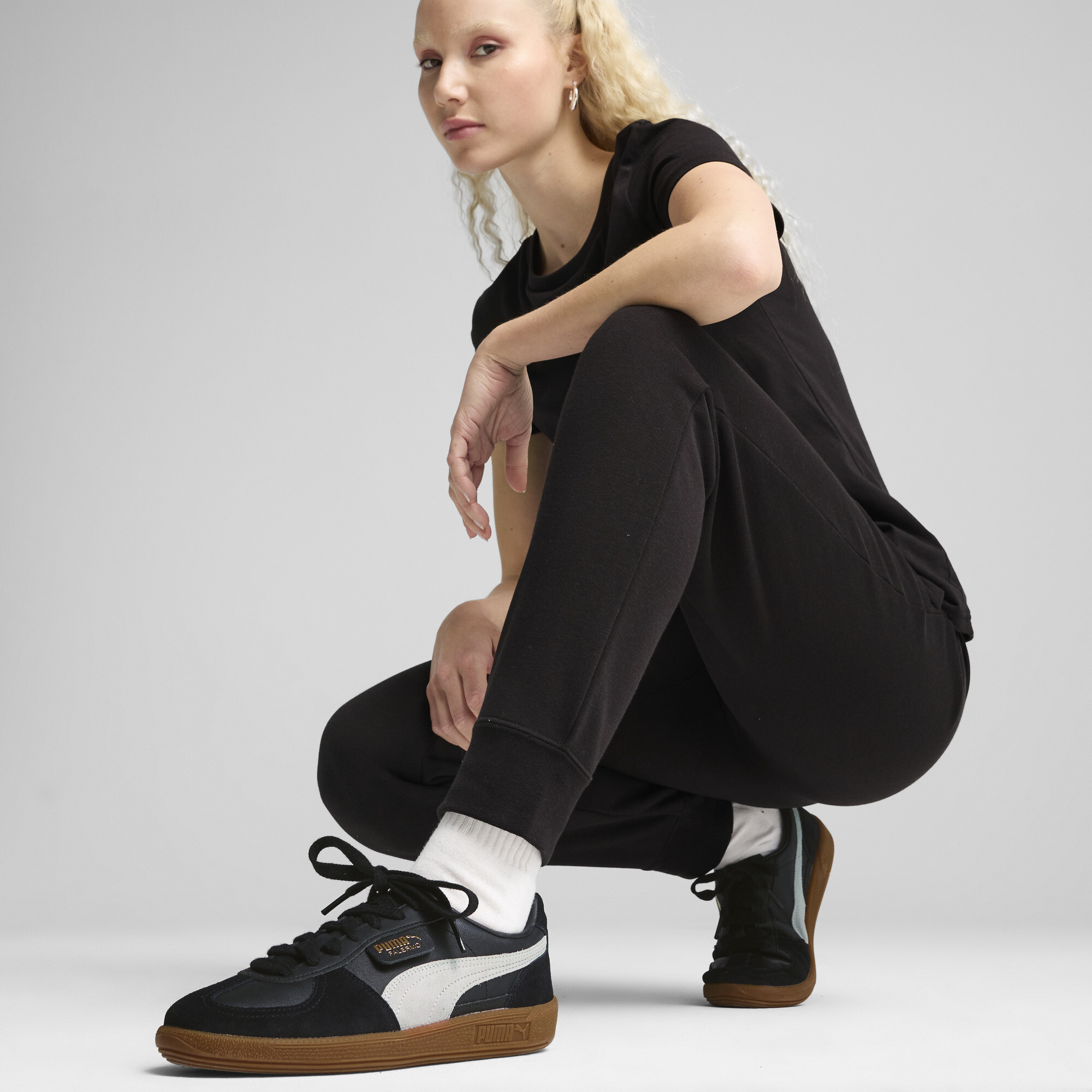 Штани Puma Ess Logo Sweatpants Terry Closed Hem (68328401) - фото