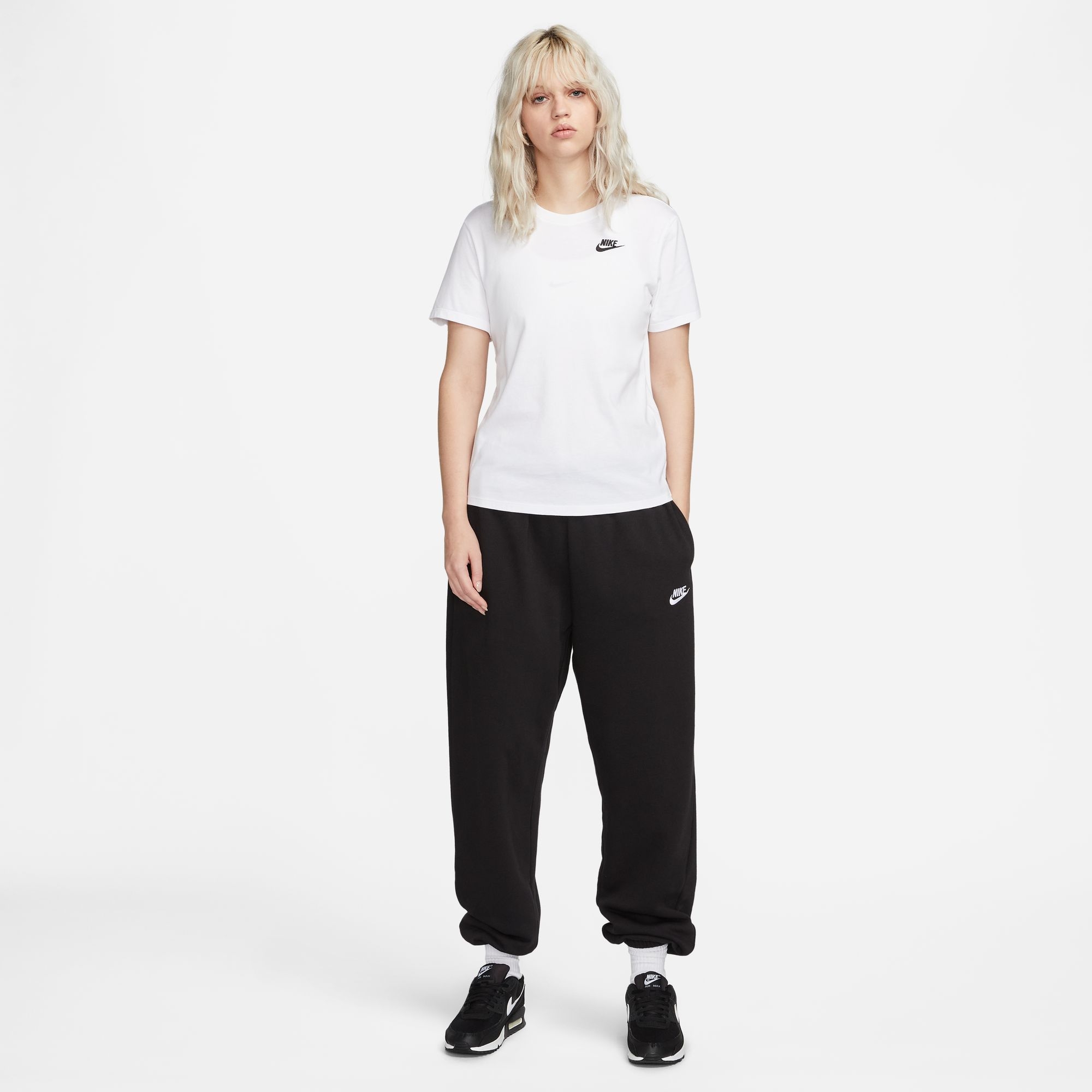 Футболка Nike W Nsw Tee Club (DX7902100) - фото