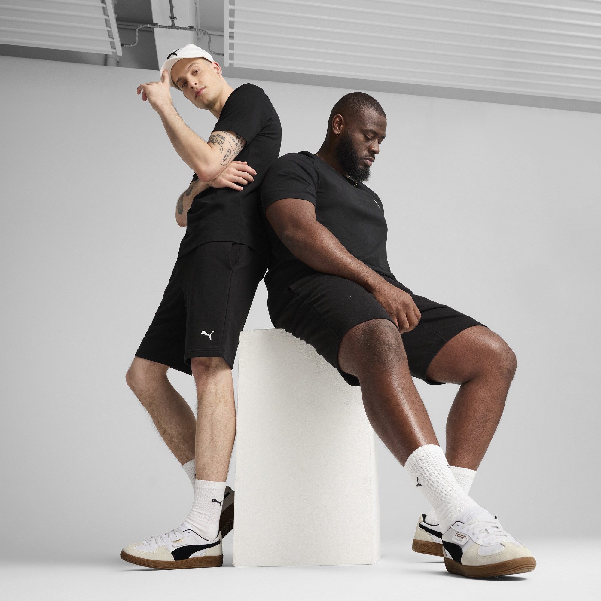 Шорти Puma Ess Logo Shorts 10" (68259801) - фото