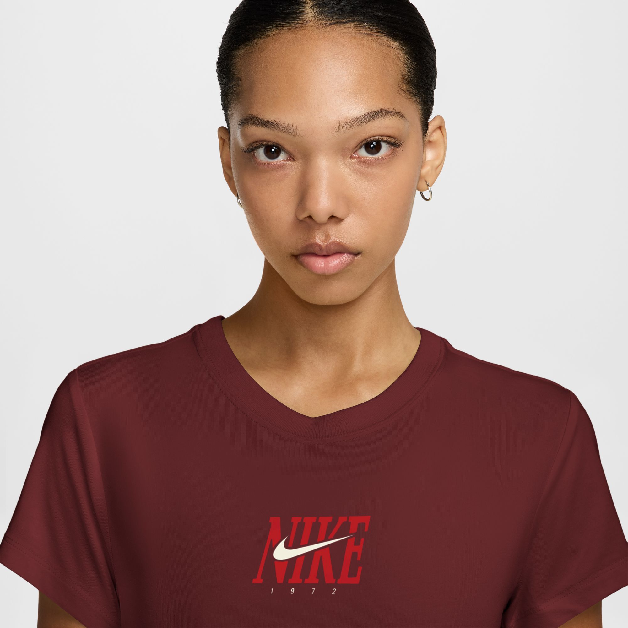 Футболка Nike Sportswear Slim Short-Sleeve Graphic (IB2444619) - фото