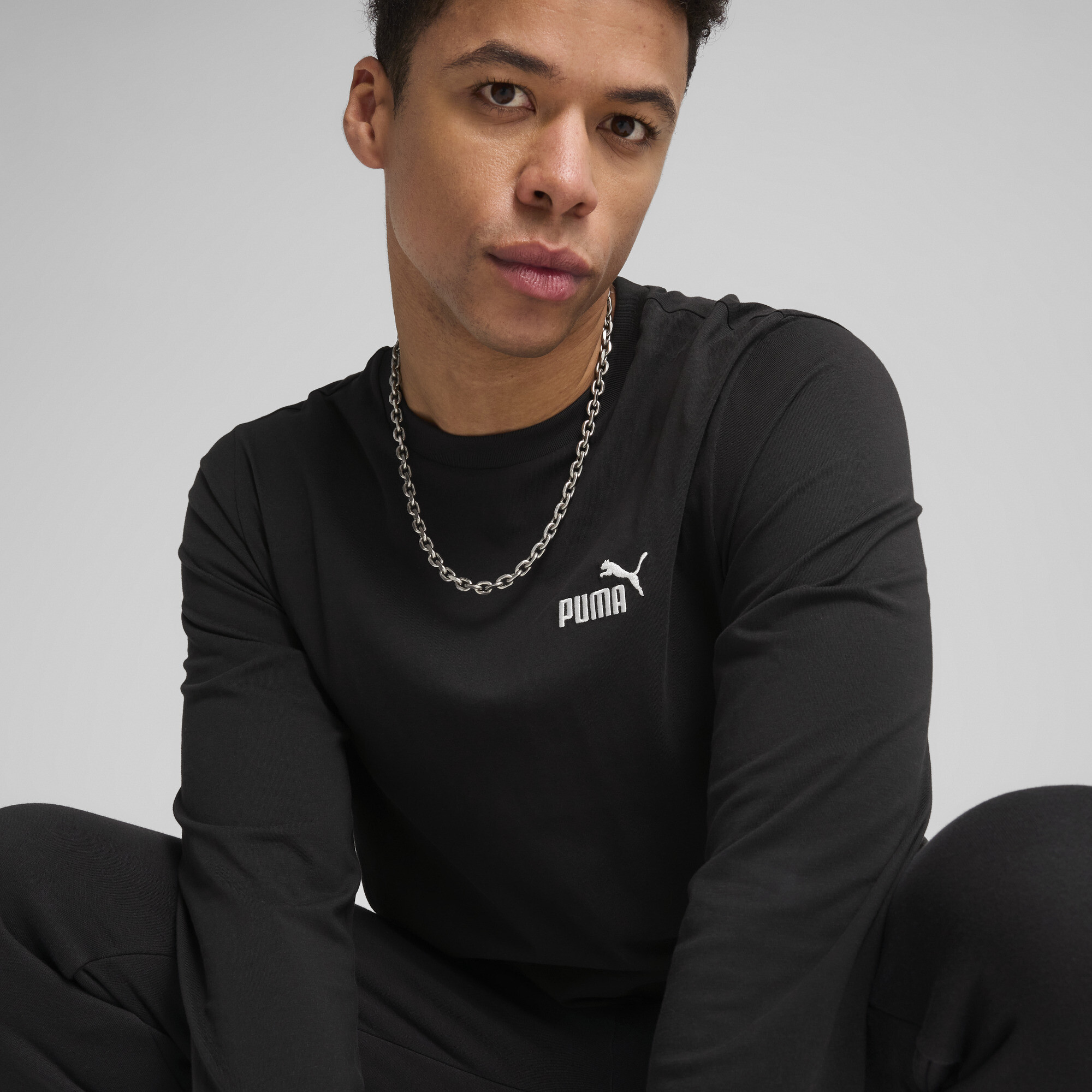 Футболка Puma Ess No. 1 Logo Longsleeve Tee (68254601) - фото