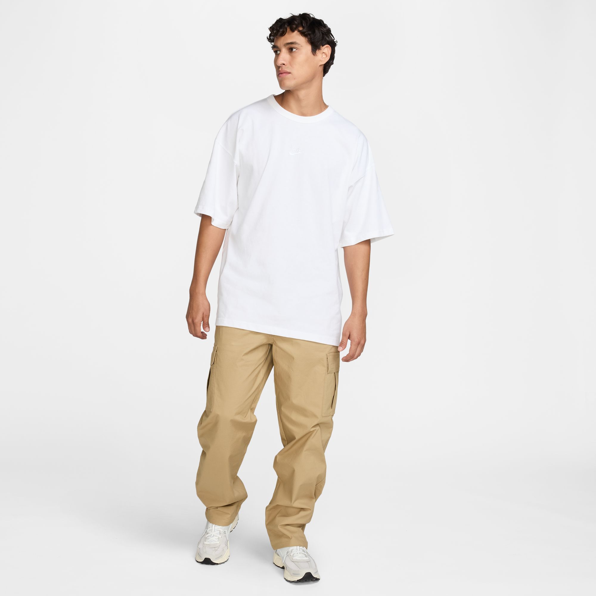 Футболка Nike Sportswear Premium Essentials Oversized (HF9606100) - фото