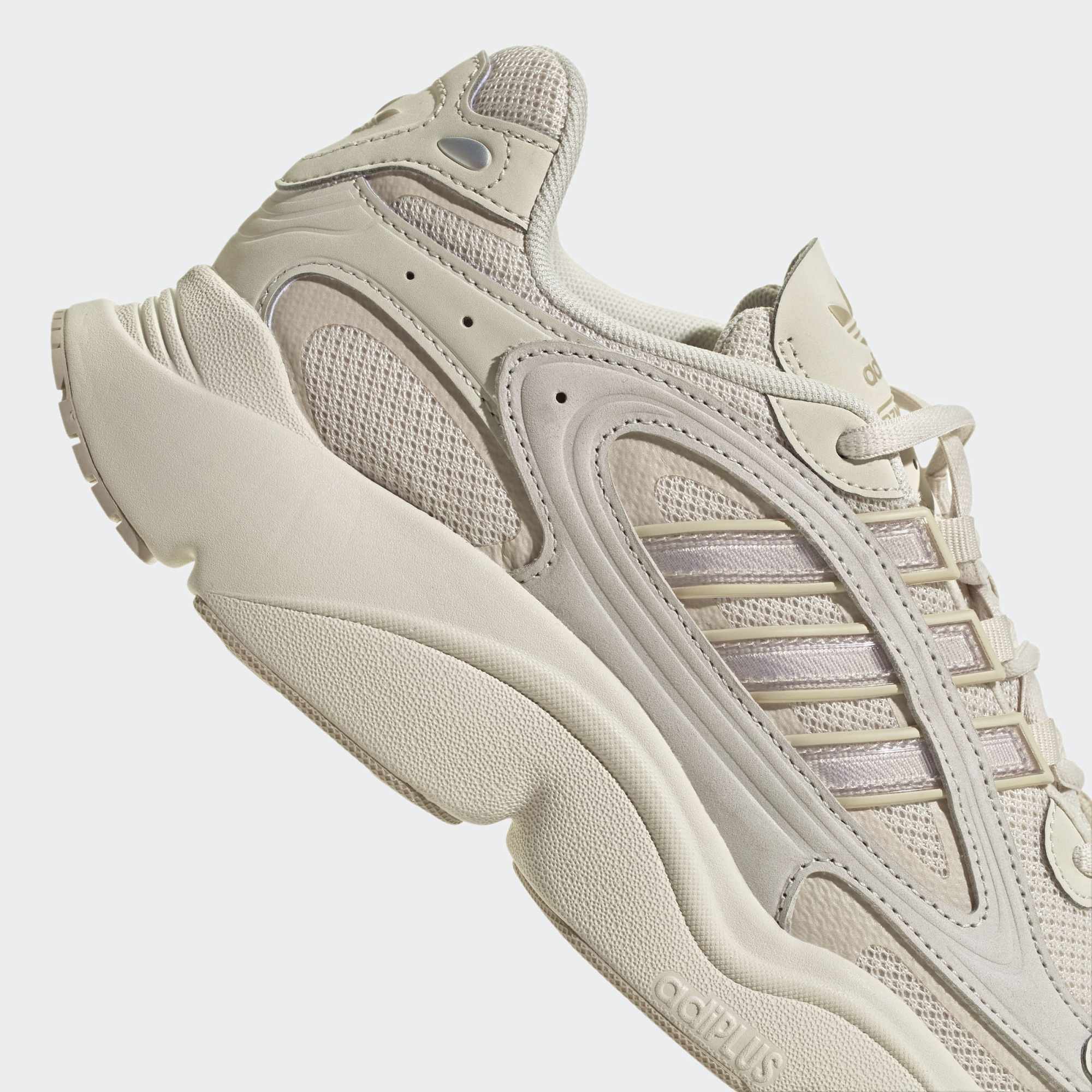 Кросівки Adidas Ozmillen (IF9597) - фото