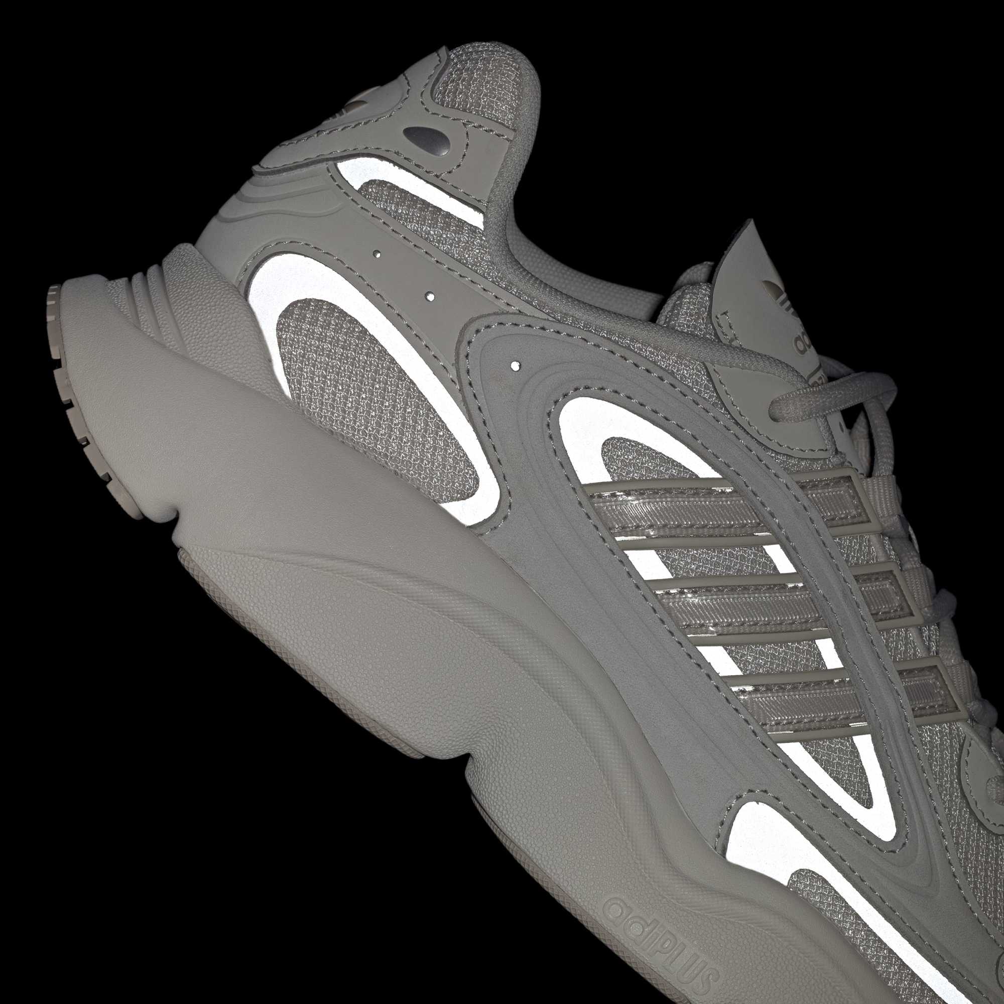 Кросівки Adidas Ozmillen (IF9597) - фото