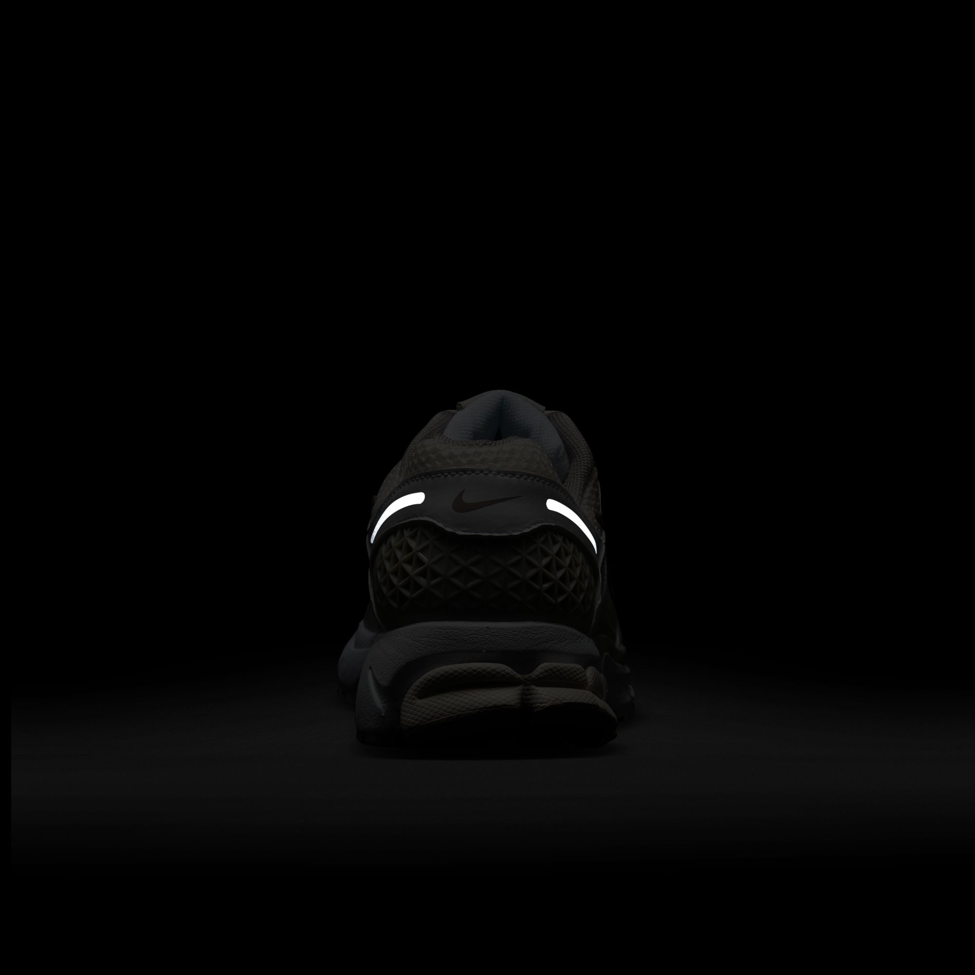 Кросівки Nike Zoom Vomero 5 (FJ2028107) - фото