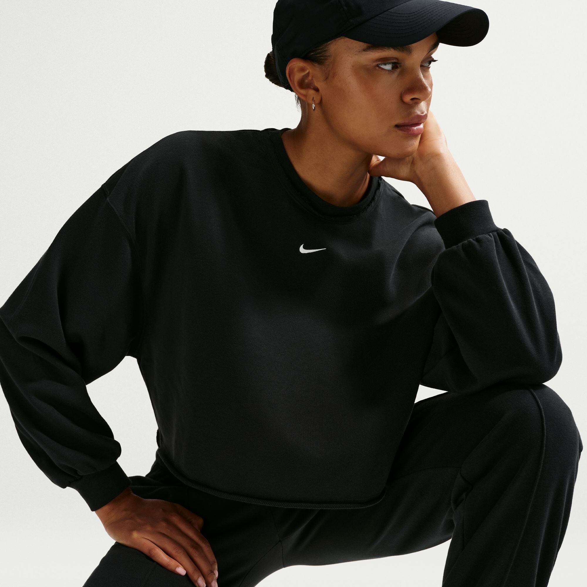 Толстовка Nike Sportswear Chill Terry Oversized French Terry Crew-Neck (IF0228010) - фото