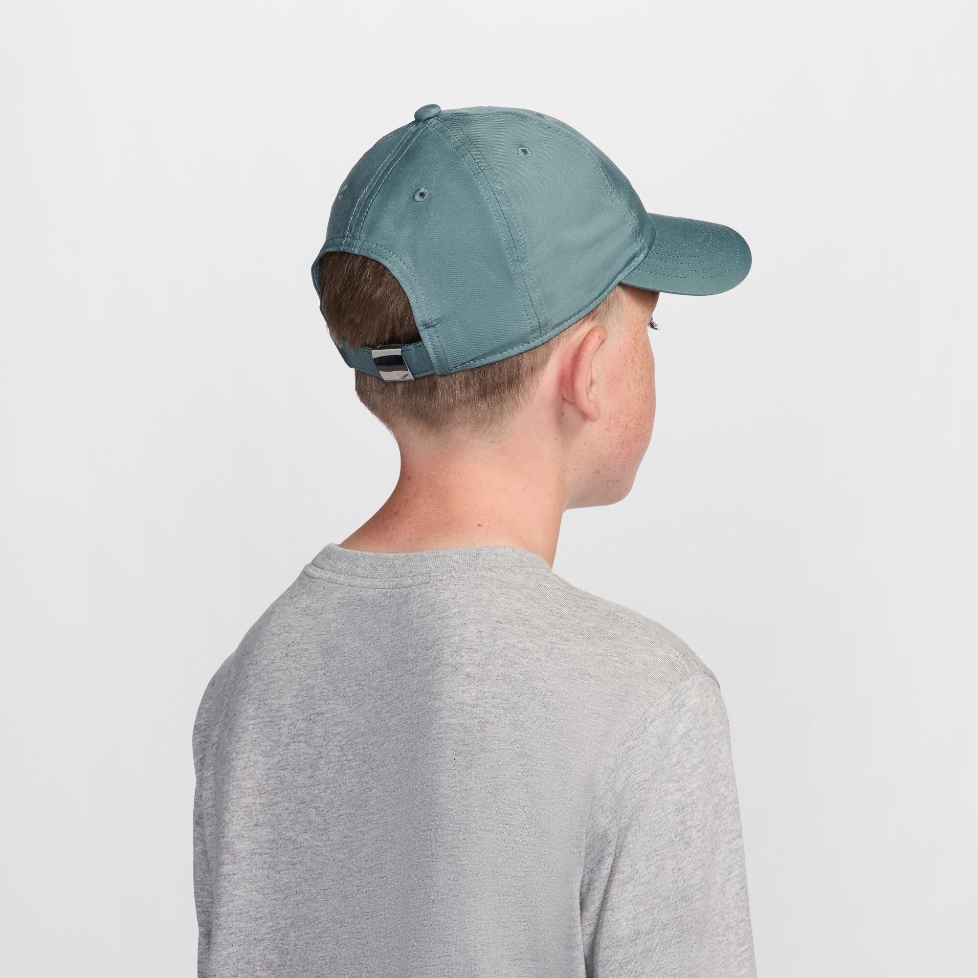 Кепка Nike Dri-FIT Club Unstructured Metal Swoosh (FB5064382) - фото