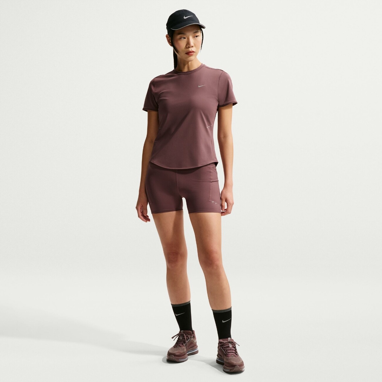 Футболка Nike Swift Dri-FIT Short-Sleeve (HM9698502) - фото