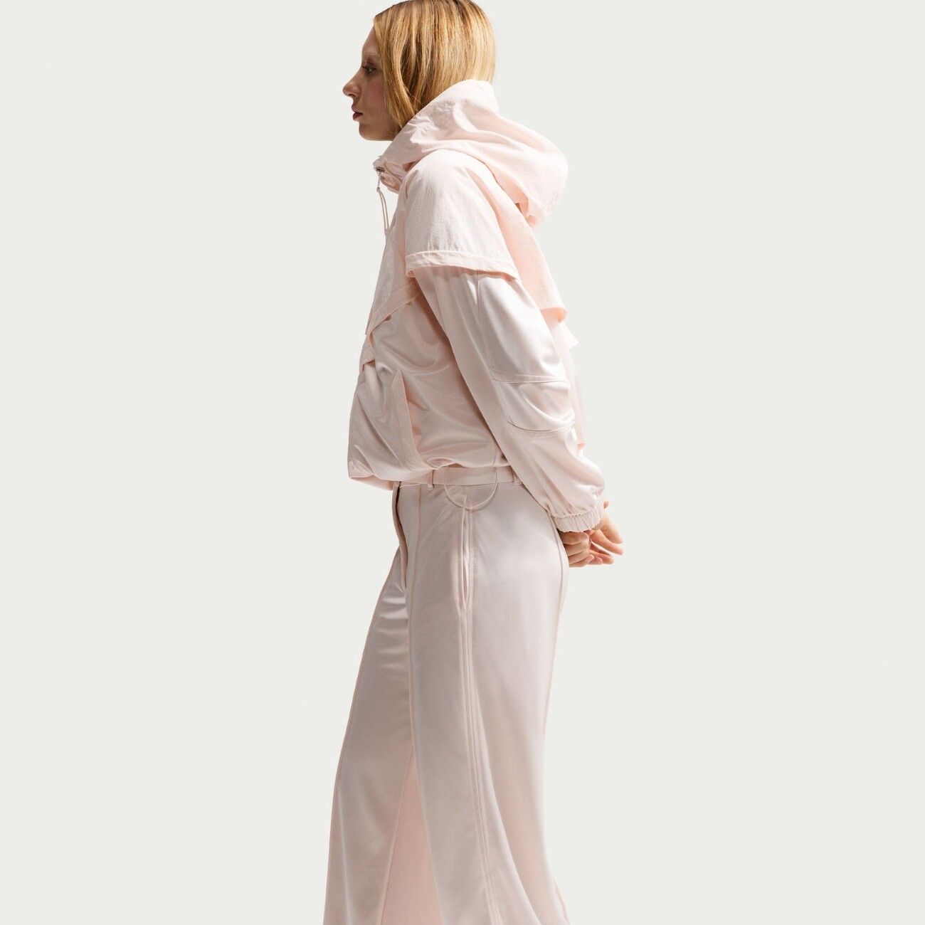 Штани Nike Sportswear Loose Mid-Rise Belted Pintuck (IF0272103) - фото