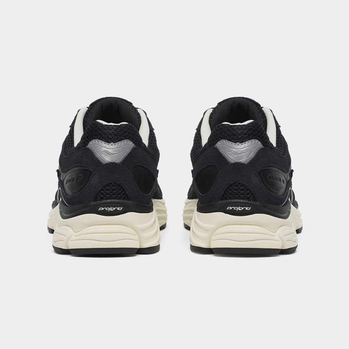 Кросівки Saucony Progrid Omni 9 Premium (S7074016) - фото