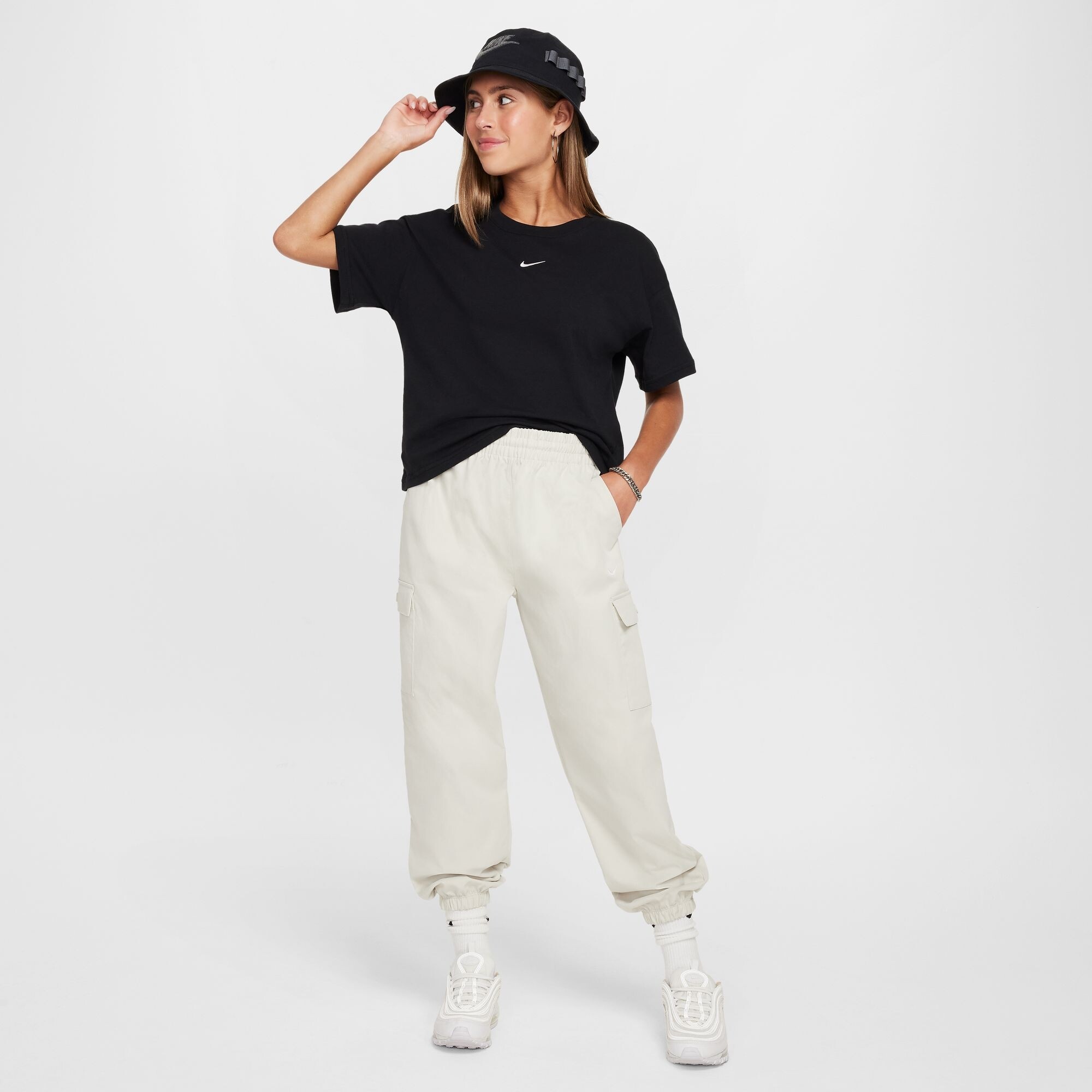 Футболка Nike Sportswear Essential (FZ5559010) - фото