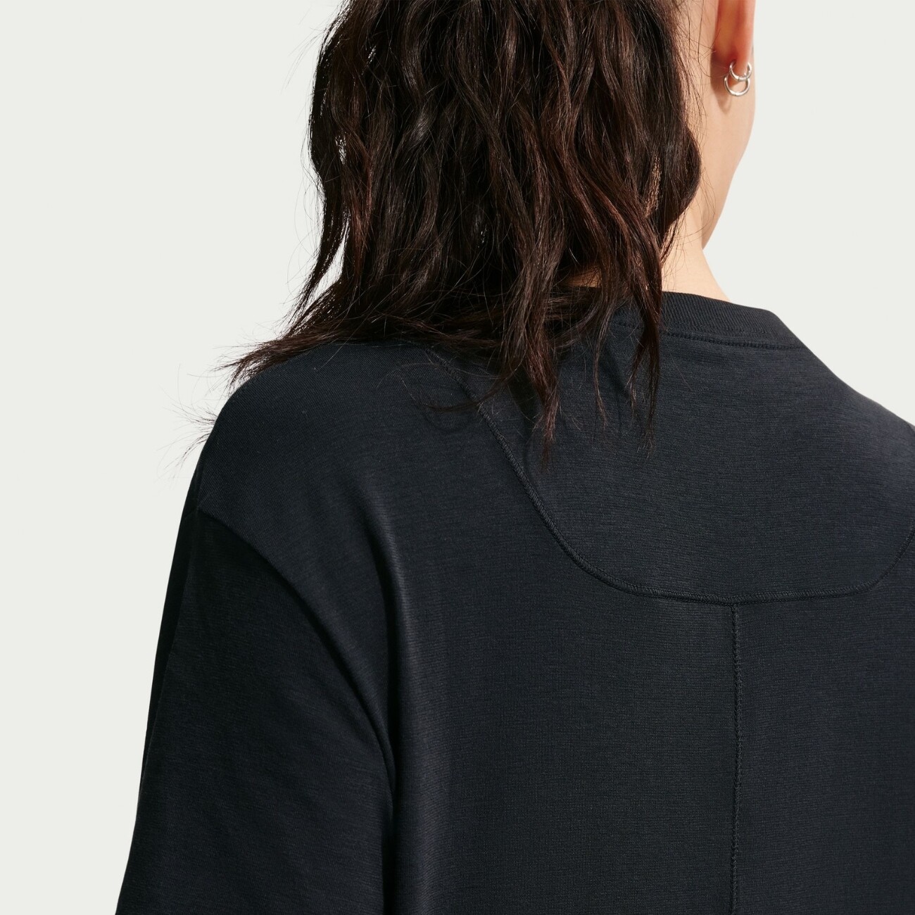 Футболка Nike One Relaxed Dri-FIT Short-Sleeve (FN2814011) - фото