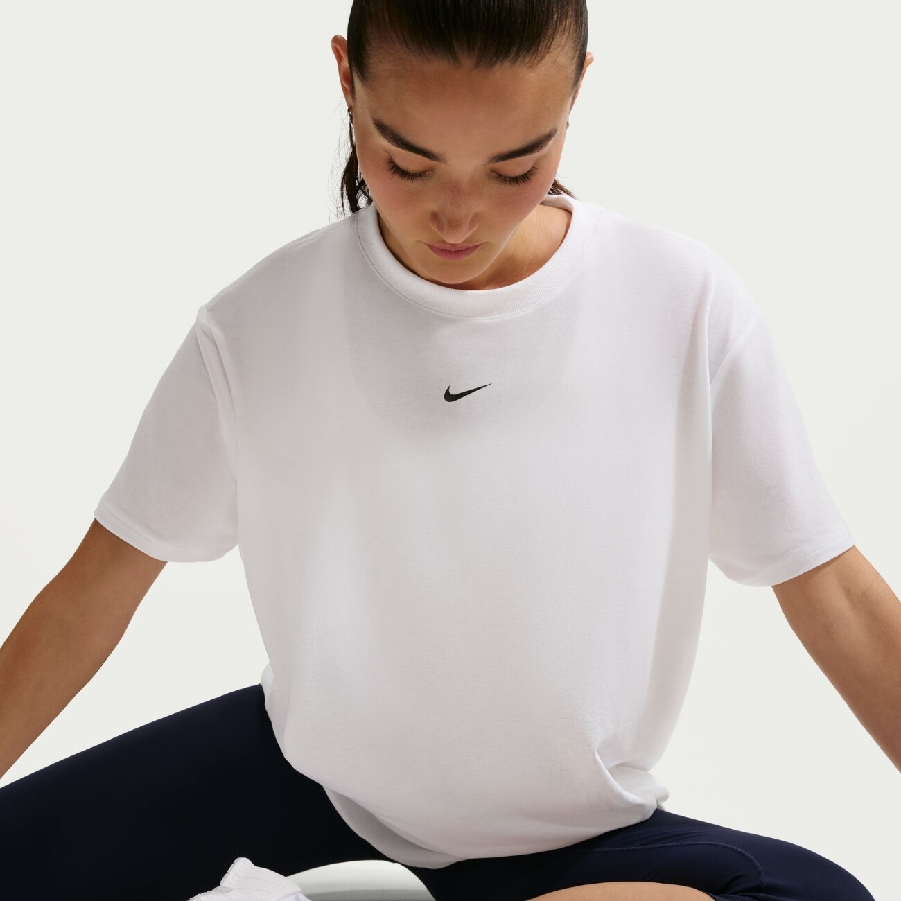 Футболка Nike One Relaxed Dri-FIT Short-Sleeve (FN2814101) - фото