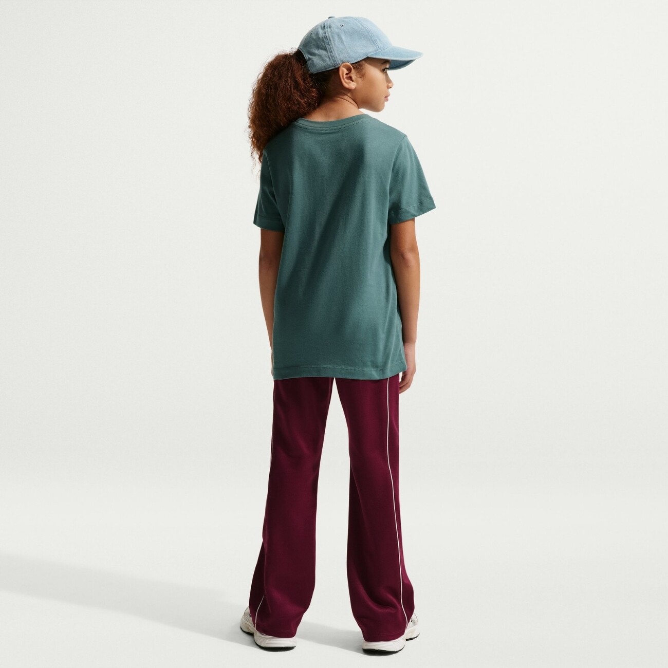 Футболка Nike Sportswear (FZ5177382) - фото