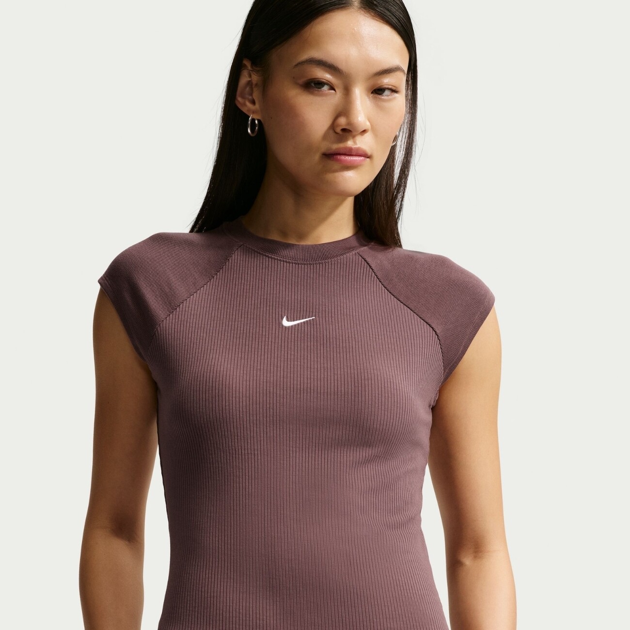 Футболка Nike Sportswear Chill Knit Tight Short-Sleeve Ribbed (IF0242502) - фото