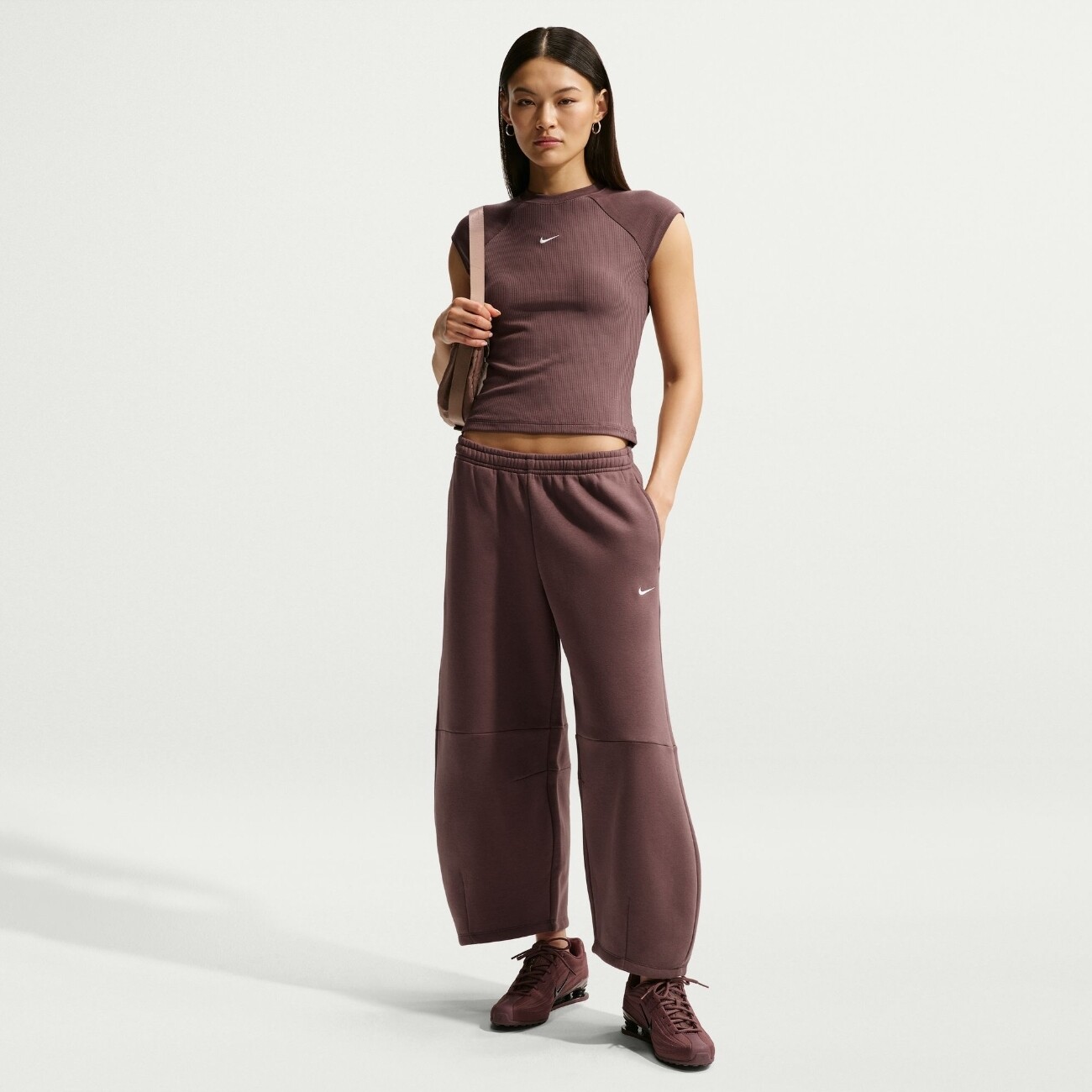 Футболка Nike Sportswear Chill Knit Tight Short-Sleeve Ribbed (IF0242502) - фото