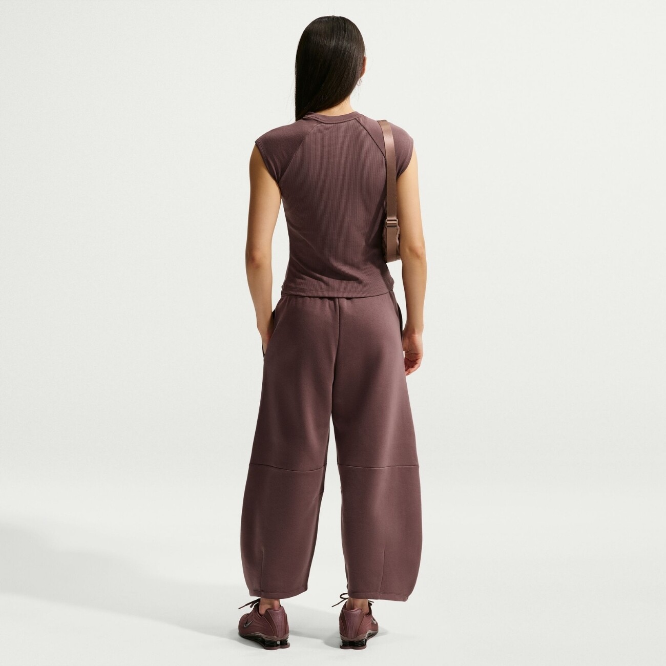 Футболка Nike Sportswear Chill Knit Tight Short-Sleeve Ribbed (IF0242502) - фото