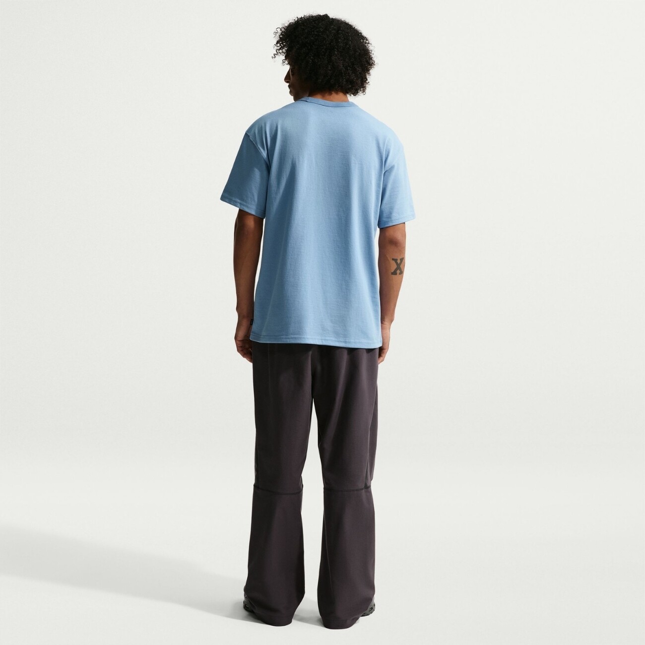 Футболка Nike Sportswear Premium Essentials (IH1121486) - фото