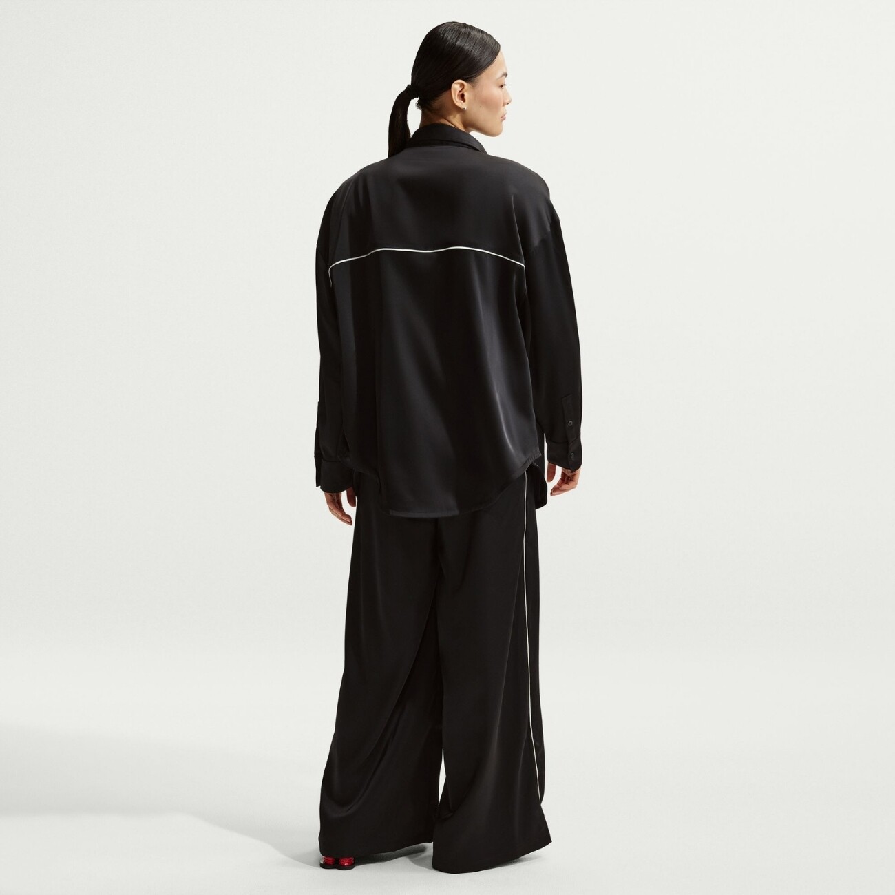 Штани Nike Sportswear Loose Mid-Rise Satin (IH1326010) - фото