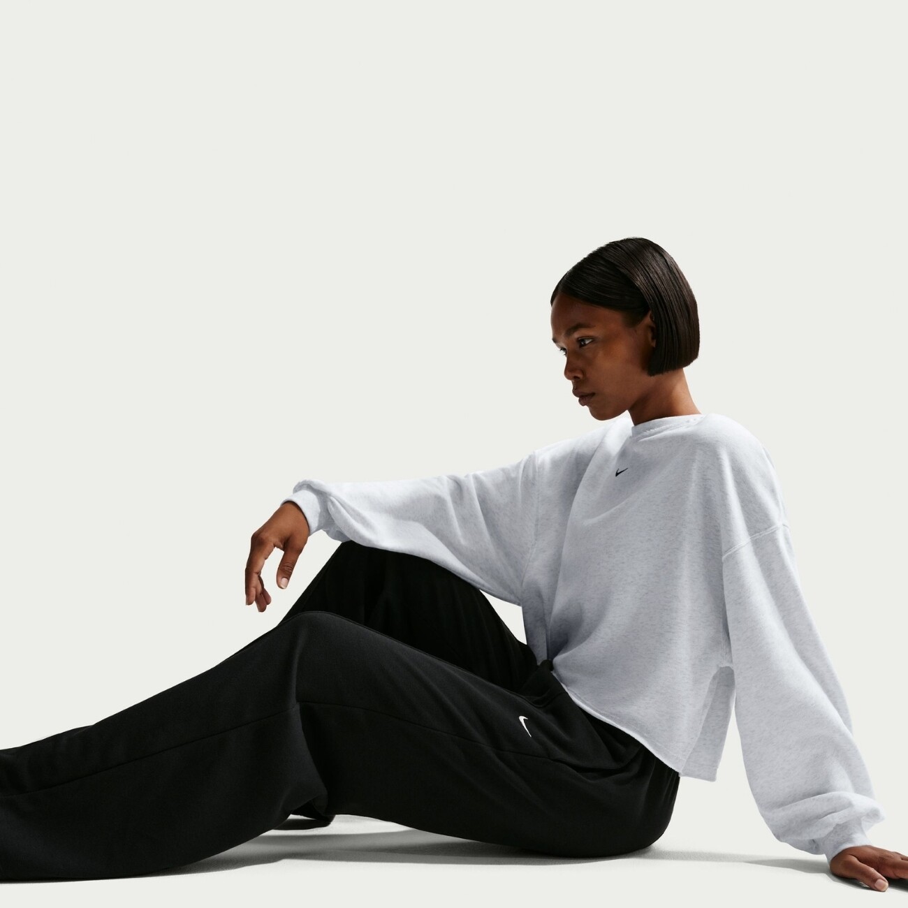 Штани Nike Sportswear Chill Terry Mid-Rise French Terry Open-Hem (II3978010) - фото