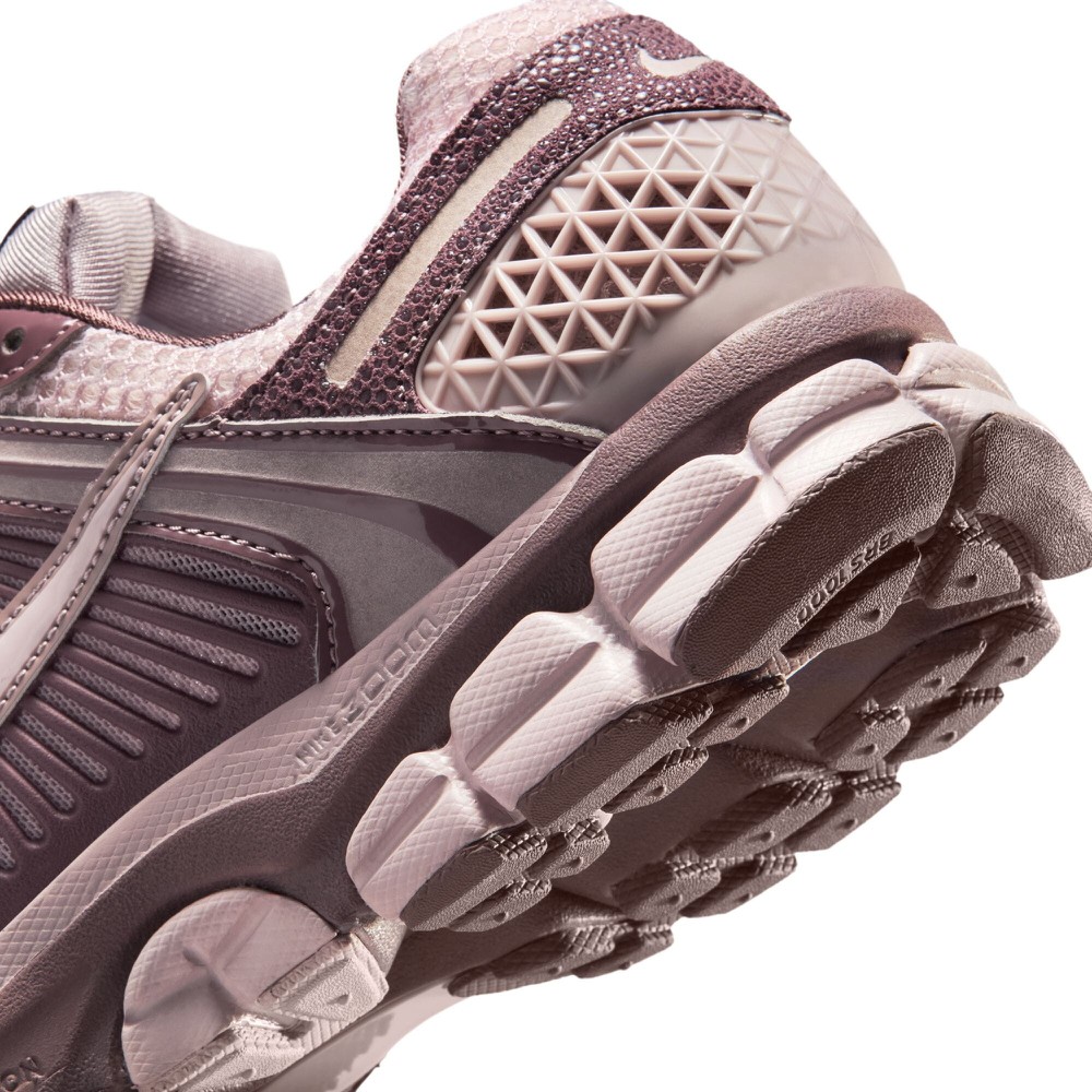 Кросівки Nike Zoom Vomero 5 (II6236500) - фото