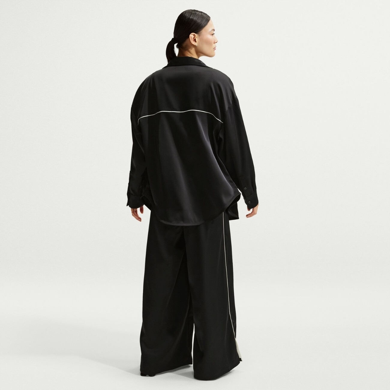 Сорочка Nike Sportswear Oversized Satin Long-Sleeve (IM0575010) - фото