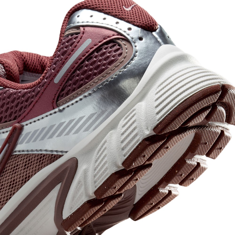 Кросівки Nike V5 Rnr (HQ7901200) - фото