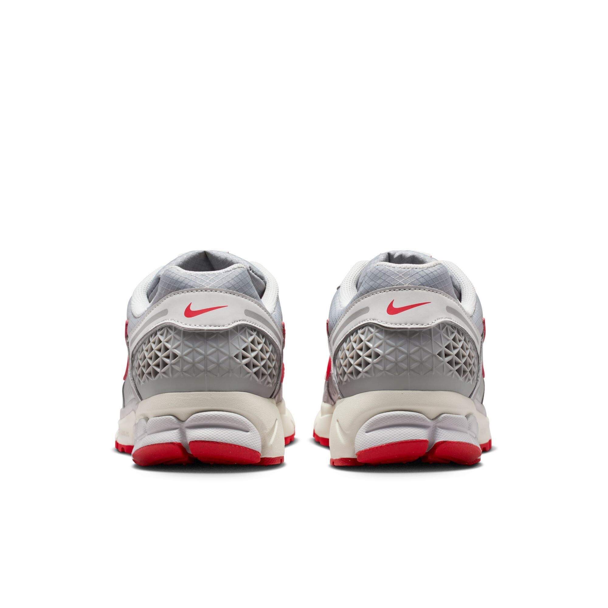 Кросівки Nike Zoom Vomero 5 SE (IQ6589001) - фото