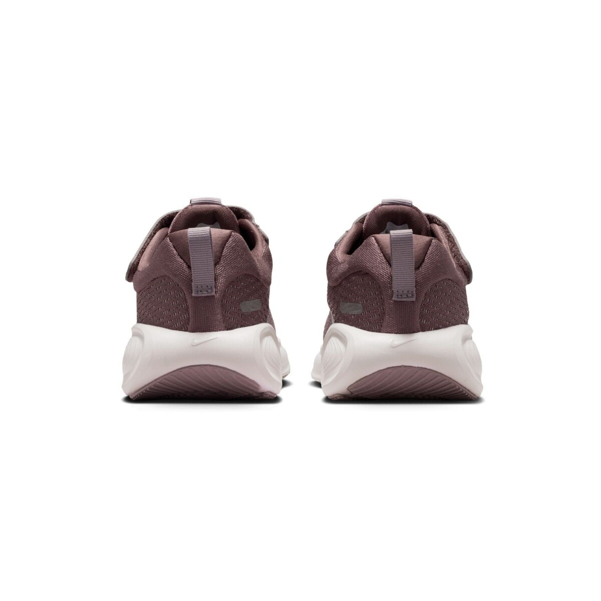 Кросівки Nike Stellar Ride (HQ3267500) - фото