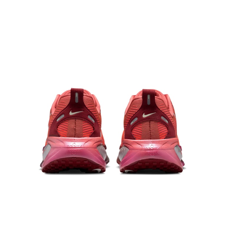 Кросівки Nike Vomero 18 SE (IO8250800) - фото