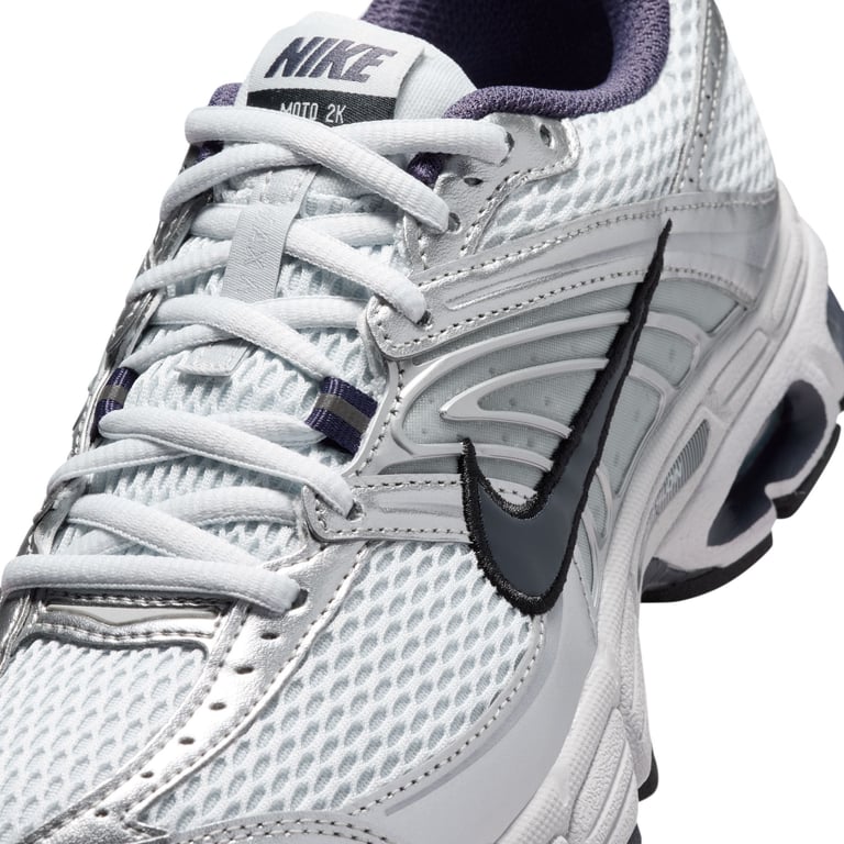 Кросівки Nike Air Max Moto 2K (HQ2056013) - фото