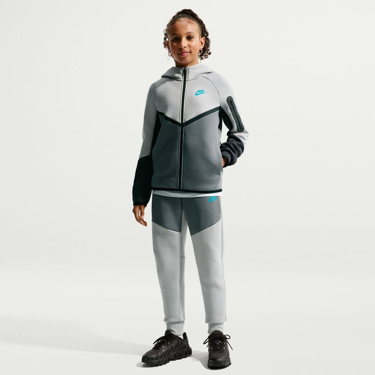 Толстовка Nike Sportswear Tech Fleece (HV5867077) - фото