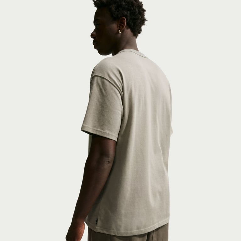 Футболка Nike Sportswear Premium Essentials (IH1121320) - фото