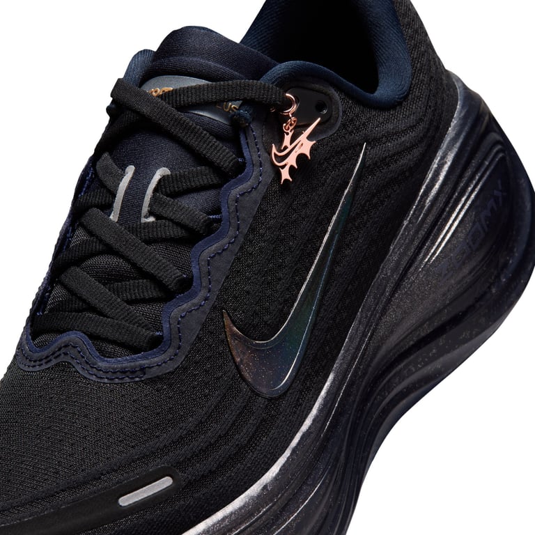 Кросівки Nike Vomero Plus Keely Hodgkinson (IR7193400) - фото
