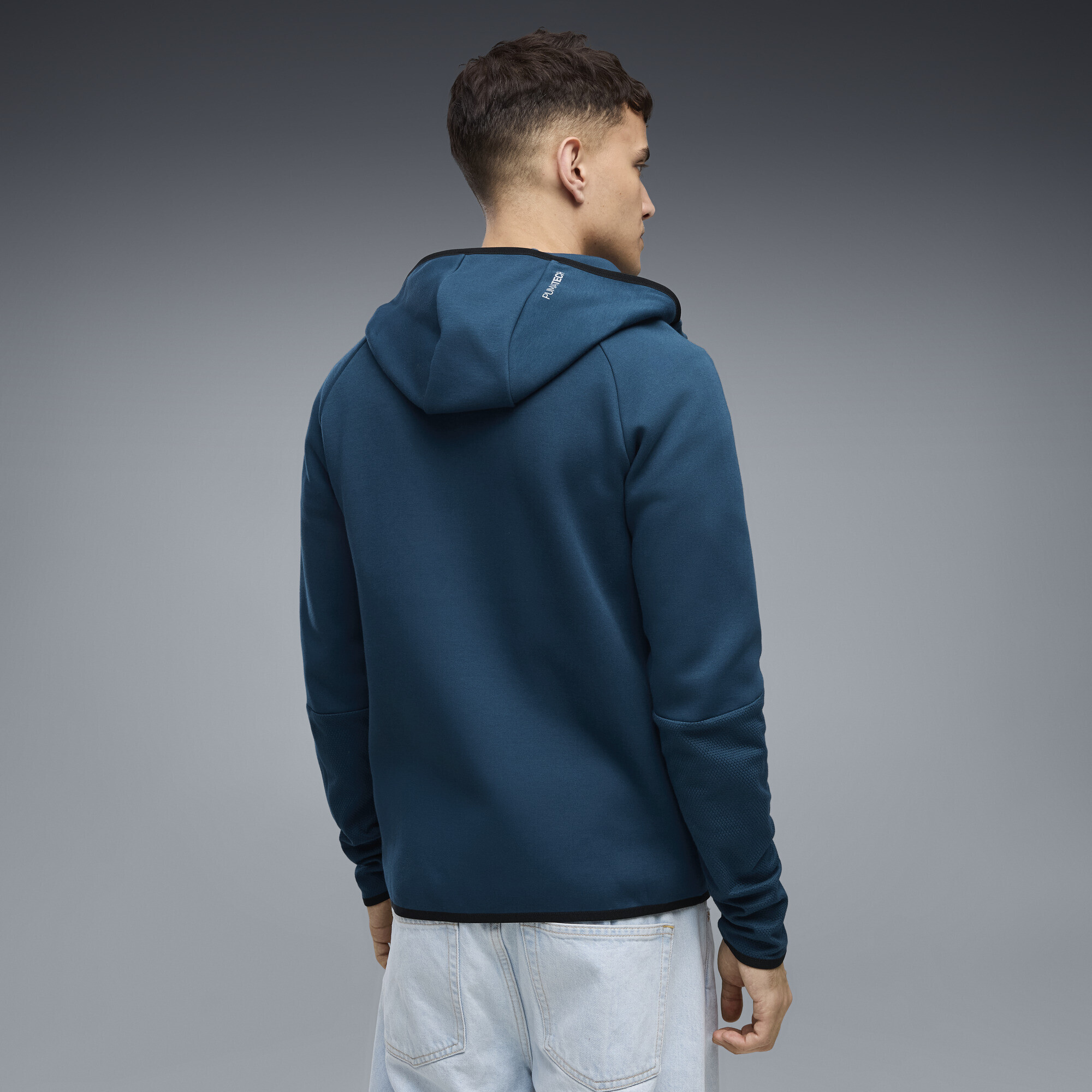 Толстовка Puma Pumatech Slim Elevated Full-Zip (69395136) - фото
